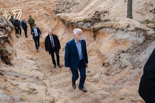 Petr Pavel může jet na summit NATO. Část Česka mu to nikdy neodpustí - Médium.cz